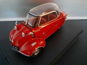 Messerschmitt KR200 Buble Car Schaal 1:18