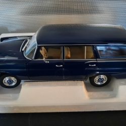 Mercedes Benz 200 Universal 1966  Schaal 1:18 - Afbeelding 2