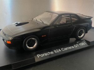 Porsche 924 Carrerra GT 924 Schaal 1:18
