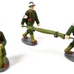 Renault 1000kg Ambulance 1950 + 3 figuren Schaal 1:43 - Afbeelding 4