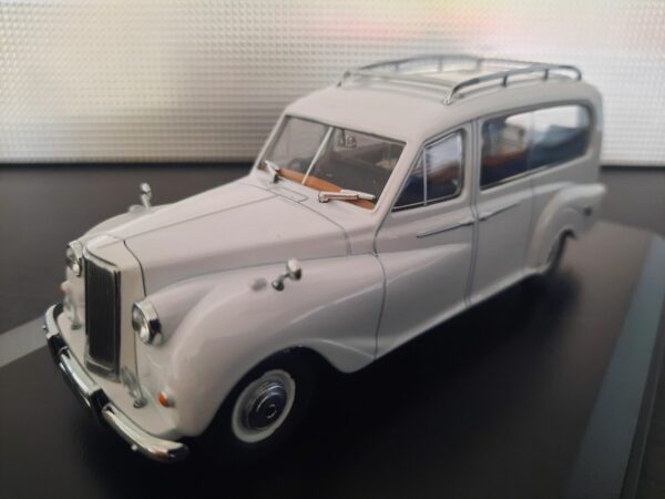 Austin Sheerline 125 Hearse Schaal 1:43
