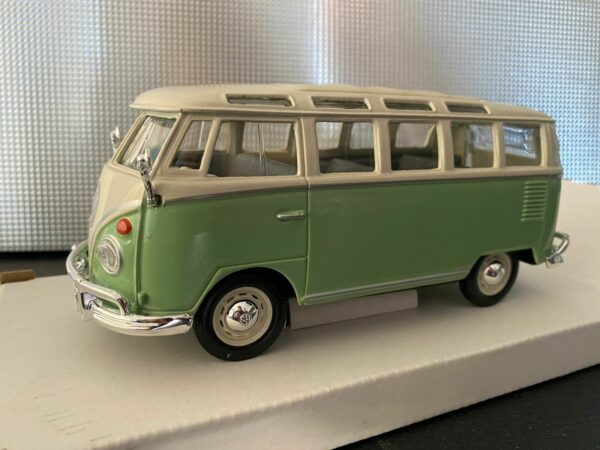 Volkswagen T1 Samba Schaal 1:24