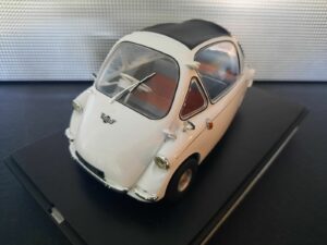 Heinkel Trojan Schaal 1:18