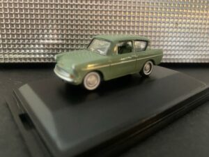 Ford Anglia Schaal 1:76
