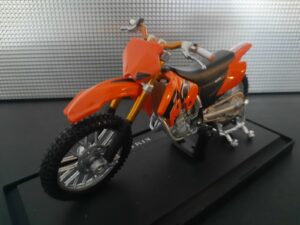 KTM 525 SX Schaal 1:18