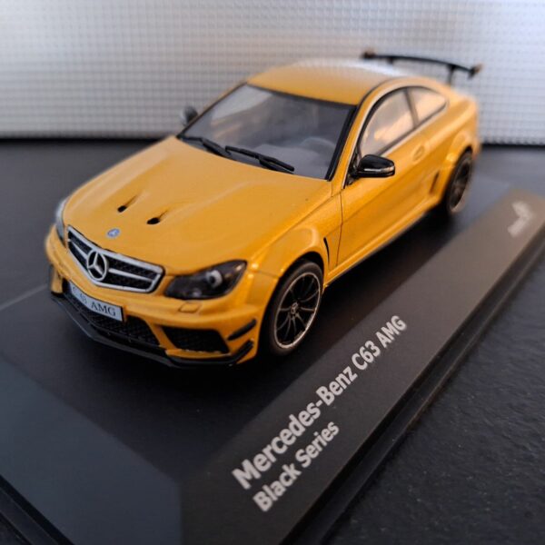 Mercedes Benz C63 AMG Schaal 1:43