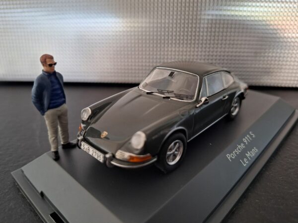 Porsche 911S Le Mans + Figuur (Steve McQueen)Schaal 1:43
