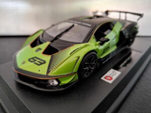 Lamborghini Essenza SCV 12 Schaal 1:24