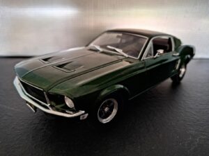 Ford Mustang GT Fastback 1968 Schaal 1:18