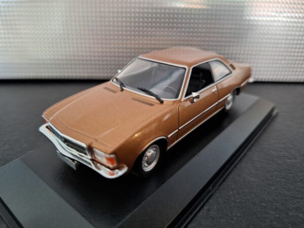 Opel Rekord D Coupe 1975 Schaal 1:43