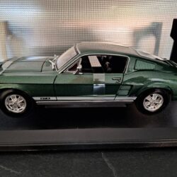 Ford Mustang GTA Fastback 1967 Schaal 1:18 - Afbeelding 2