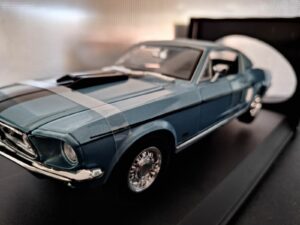 Ford Mustang GT Cobra 1968 Schaal 1:18