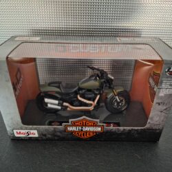 Harley-Davidson Fat Bob 114 Schaal 1:18 - Afbeelding 4