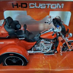 Harley-Davidson CVO Tri-Glide Ultra Schaal 1:12 - Afbeelding 2