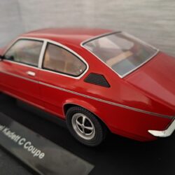 Opel Kadett C Coupe 1975 Schaal 1:18 - Afbeelding 3