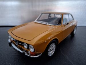 Alfa Romeo 1750 GTV 1970 Schaal 1:18