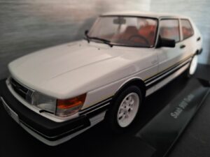 Saab 900 Turbo 1981 Schaal 1:18