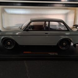 Volvo 240 Turbo Custom 1986 Schaal 1:18 - Afbeelding 2