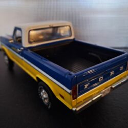 Ford F-100 with Bed Cover Goodyear Tires 1969 Schaal 1:24 - Afbeelding 4