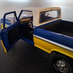 Ford F-100 with Bed Cover Goodyear Tires 1969 Schaal 1:24 - Afbeelding 5