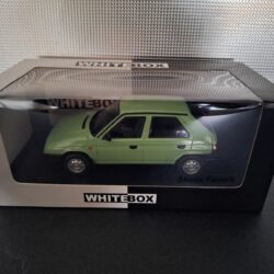 Skoda Favorit 1987 Schaal 1:24 - Afbeelding 4