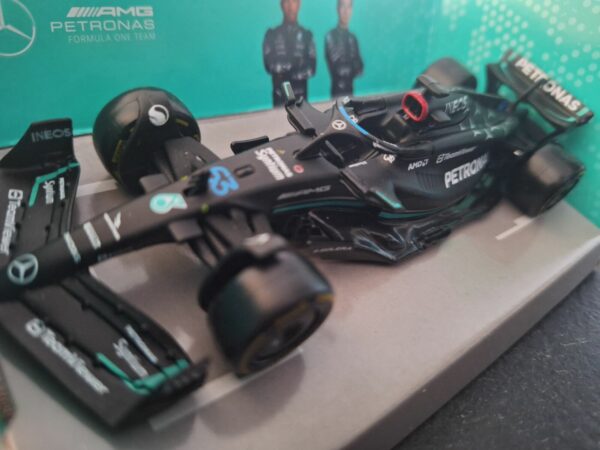 Mercedes AMG W14 #63 G. Russel 2023 Schaal 1:43