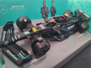 Mercedes AMG W14 #44 L. Hamilton 2023 Schaal 1:43