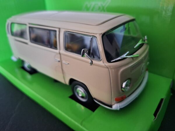 Volkswagen T2 1972 Creme Schaal 1:24