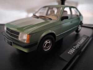 Opel Kadett D 5-drs 1984 Schaal 1:18