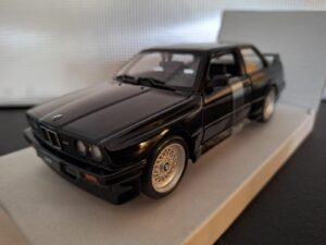 BMW M3 E30 1990 Schaal 1:24