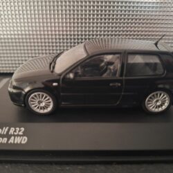 Volkswagen Golf IV R32 Schaal 1:43 - Afbeelding 2