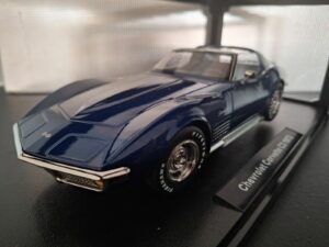 Chevrolet Corvette C3 Hard Top blauw 1972 Schaal 1:18