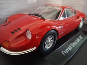 Ferrari Dino 246 GT 1969 Schaal 1:18
