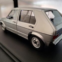 Volkswagen Golf 1 L 1983 Schaal 1:18 - Afbeelding 3