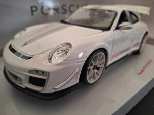Porsche 911 GT3 RS 4.0 2012 wit Schaal 1:18