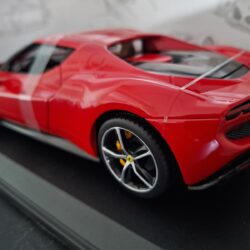Ferrari 296 GTB 2023 Schaal 1:18 - Afbeelding 3
