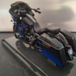 Harley-Davidson CVO Road Glide 2018 blauw Schaal 1:18 - Afbeelding 3