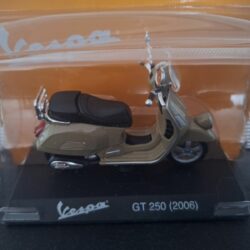 Vespa GT 250 (2006) Schaal 1:18 - Afbeelding 4