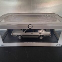 Volvo 360 1987 Schaal 1:18 - Afbeelding 4