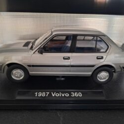 Volvo 360 1987 Schaal 1:18 - Afbeelding 2