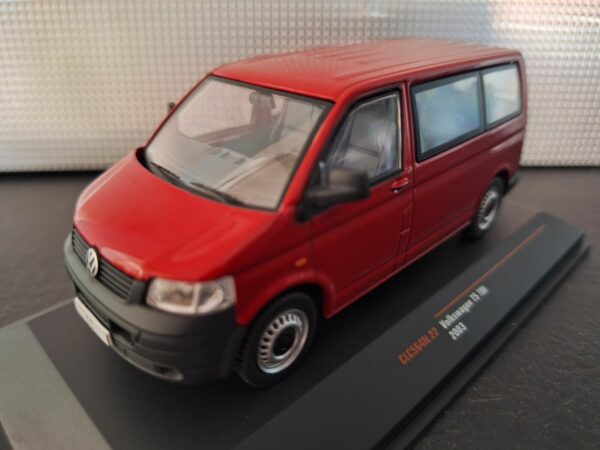 Volkswagen T5 2003 Schaal 1:43