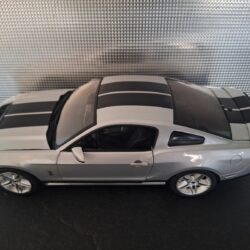 Ford Mustang Shelby GT500 2011 Schaal 1:18 - Afbeelding 3