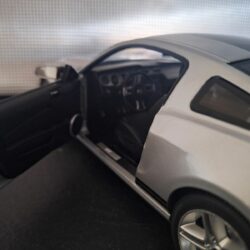 Ford Mustang Shelby GT500 2011 Schaal 1:18 - Afbeelding 5