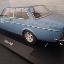 Volvo 142 1973 Schaal 1:18 - Afbeelding 3