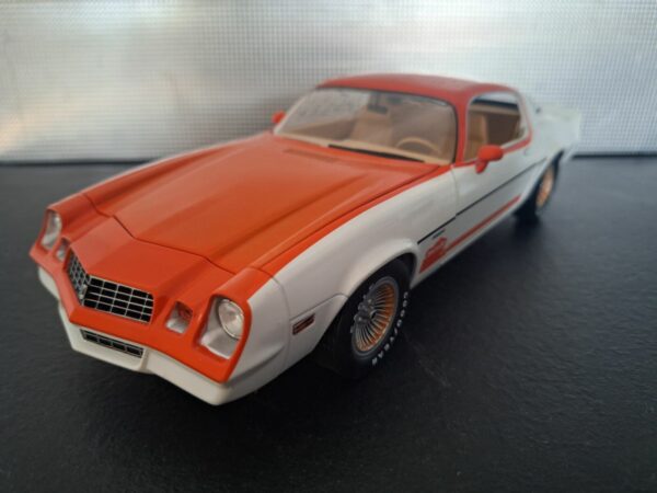 Chevrolet Camaro Cascade Edition Schaal 1:18