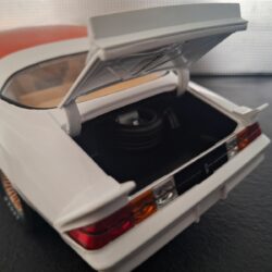 Chevrolet Camaro Cascade Edition Schaal 1:18 - Afbeelding 7