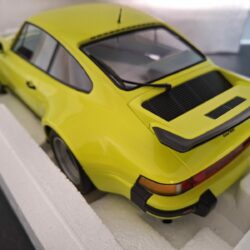 Porsche 911 Turbo 1977 Schaal 1:12 - Afbeelding 3