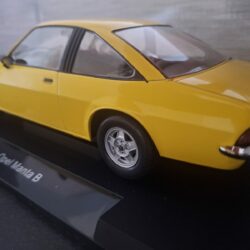 Opel Manta B GT/E 1975 Schaal 1:18 - Afbeelding 3