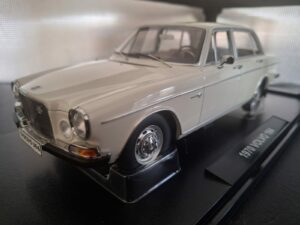 Volvo 164 1970 Wit Schaal 1:18
