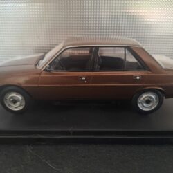 Peugeot 305 1977 Schaal 1:24 - Afbeelding 2